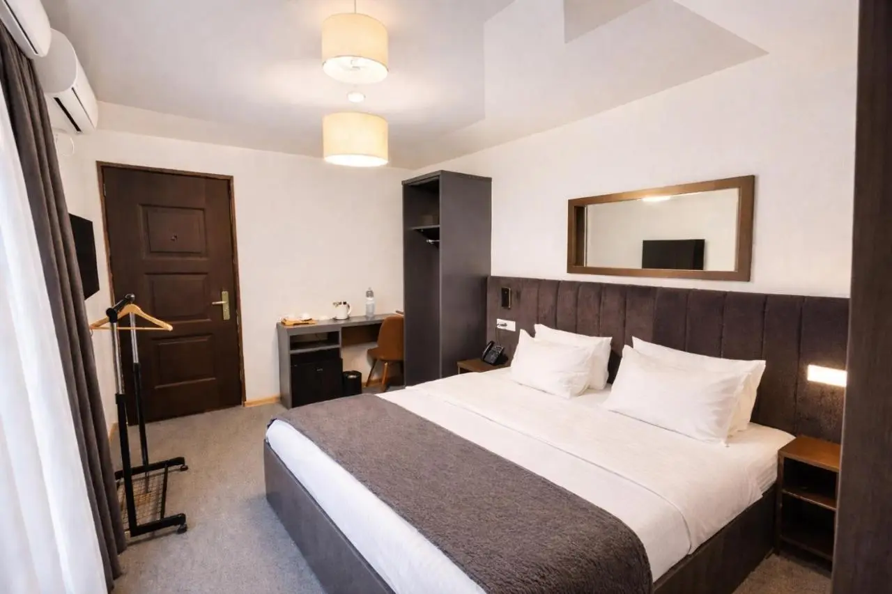 Hotel Green Town