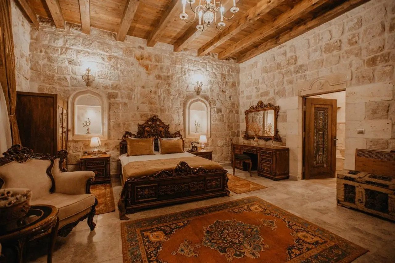 Serenus Cave Suites