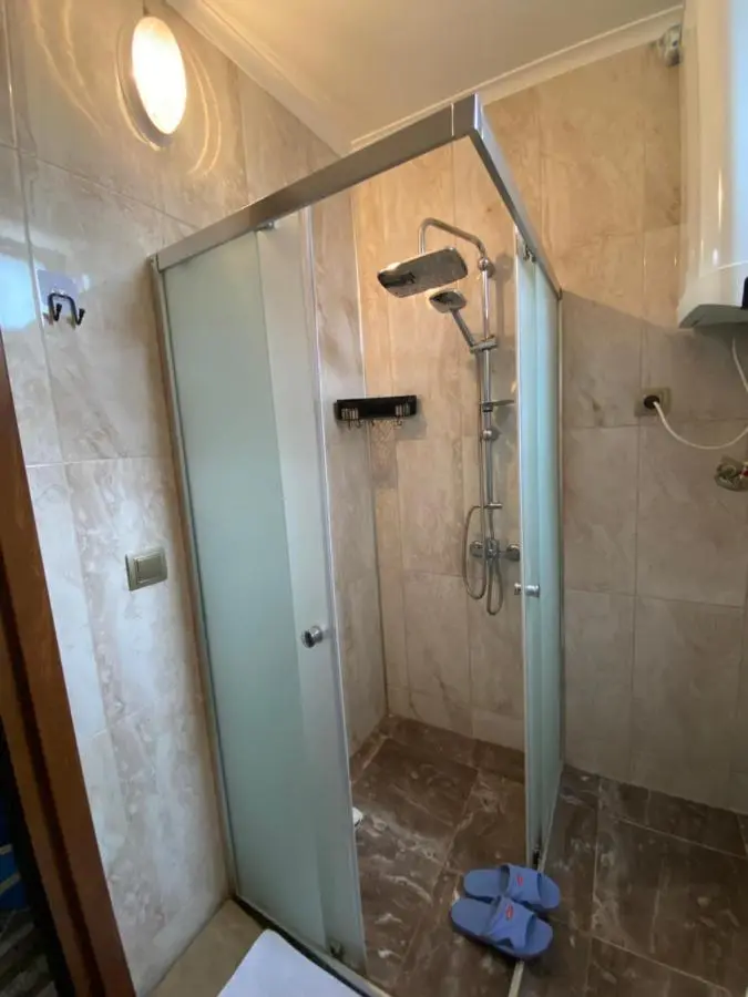 Komilo Homes - Functional Modern Suite