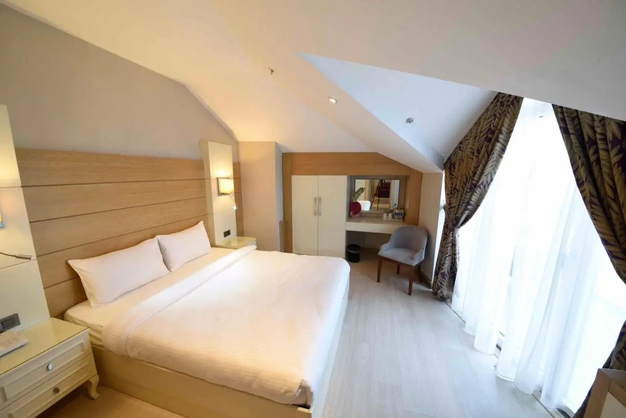 Le Mirage Hotel