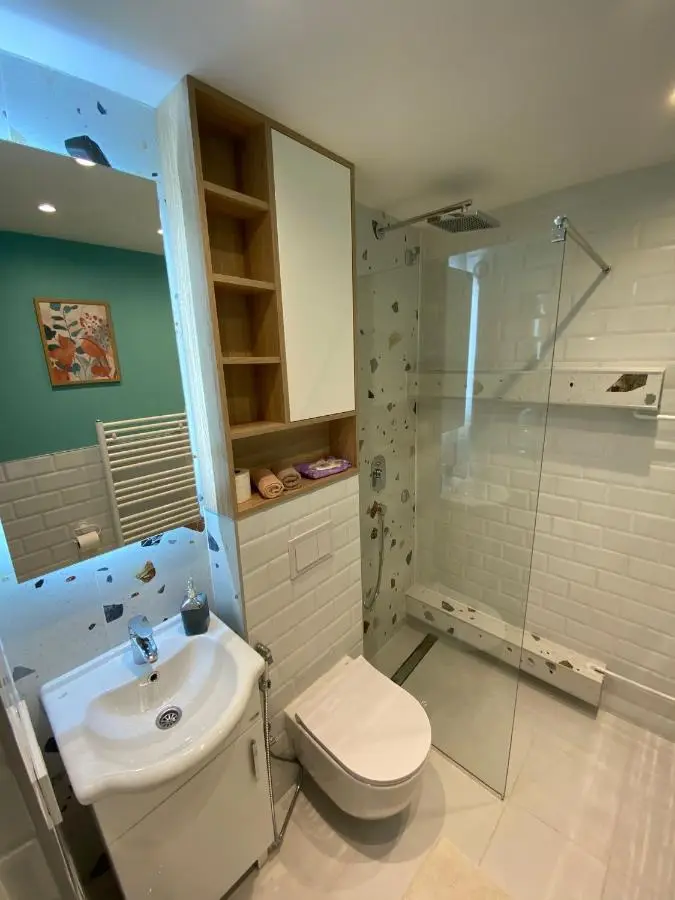 Lovely Studio Apartment Green