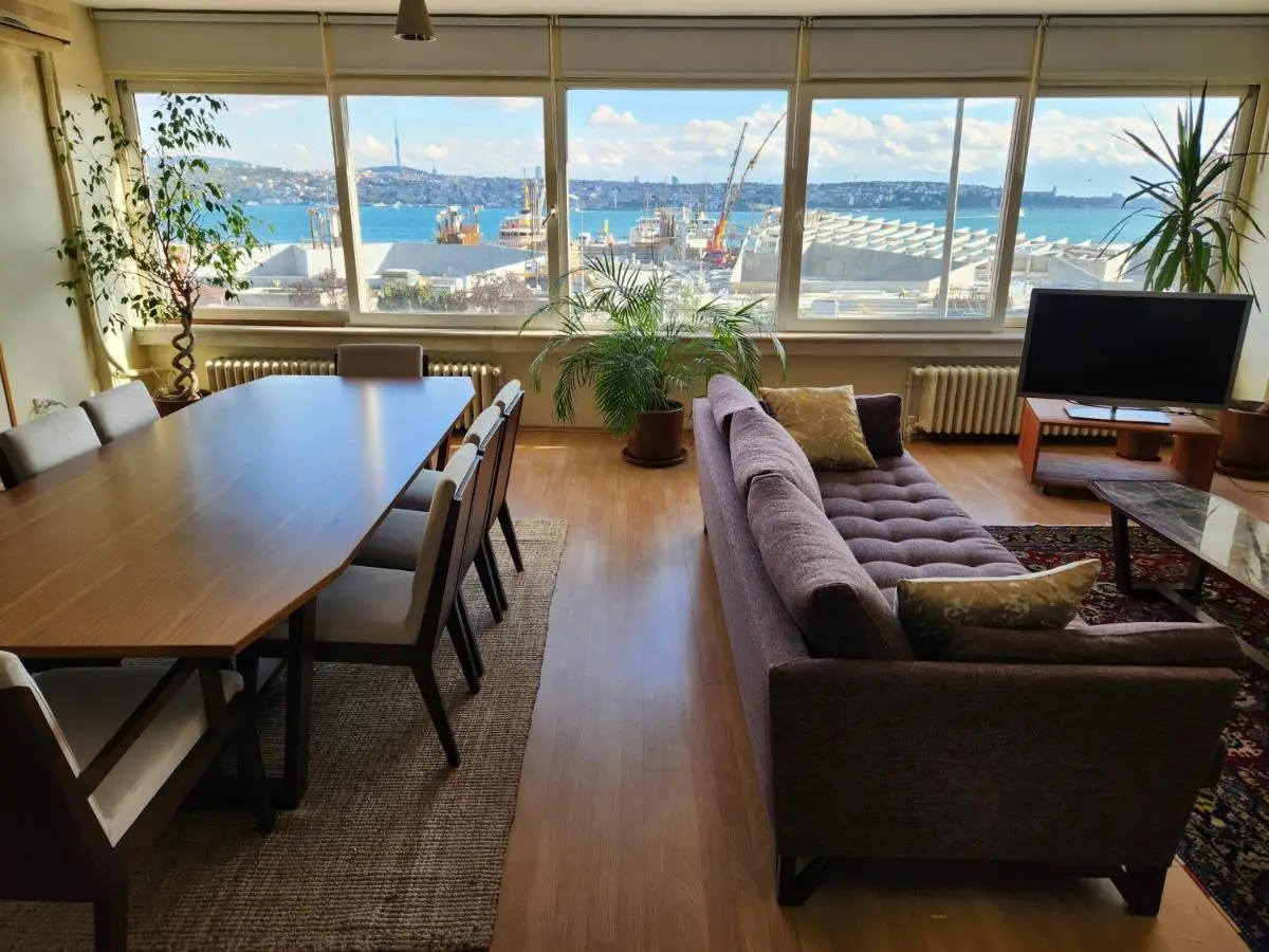 Stunning 1BR w Sea View close to Galataport !
