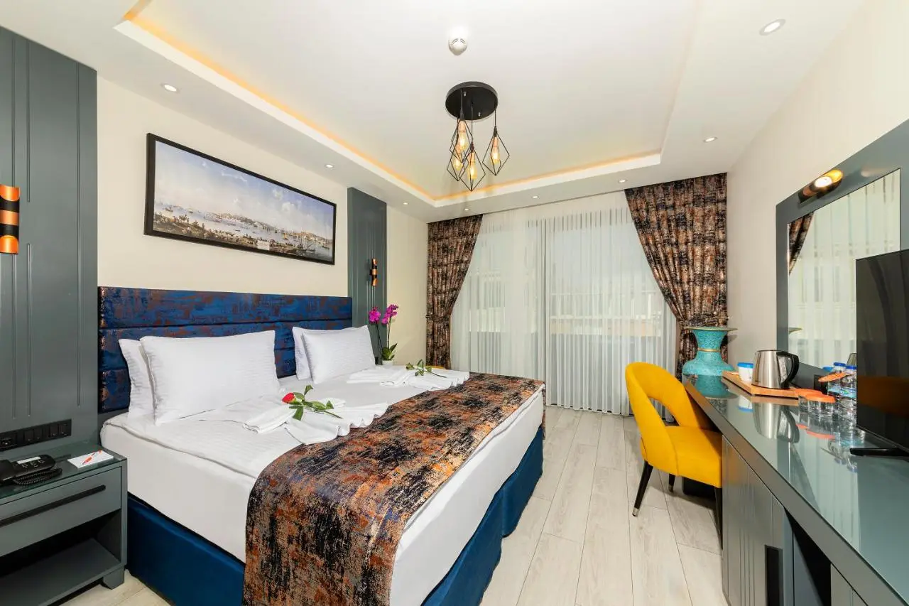 The Magnaura Palace Hotel