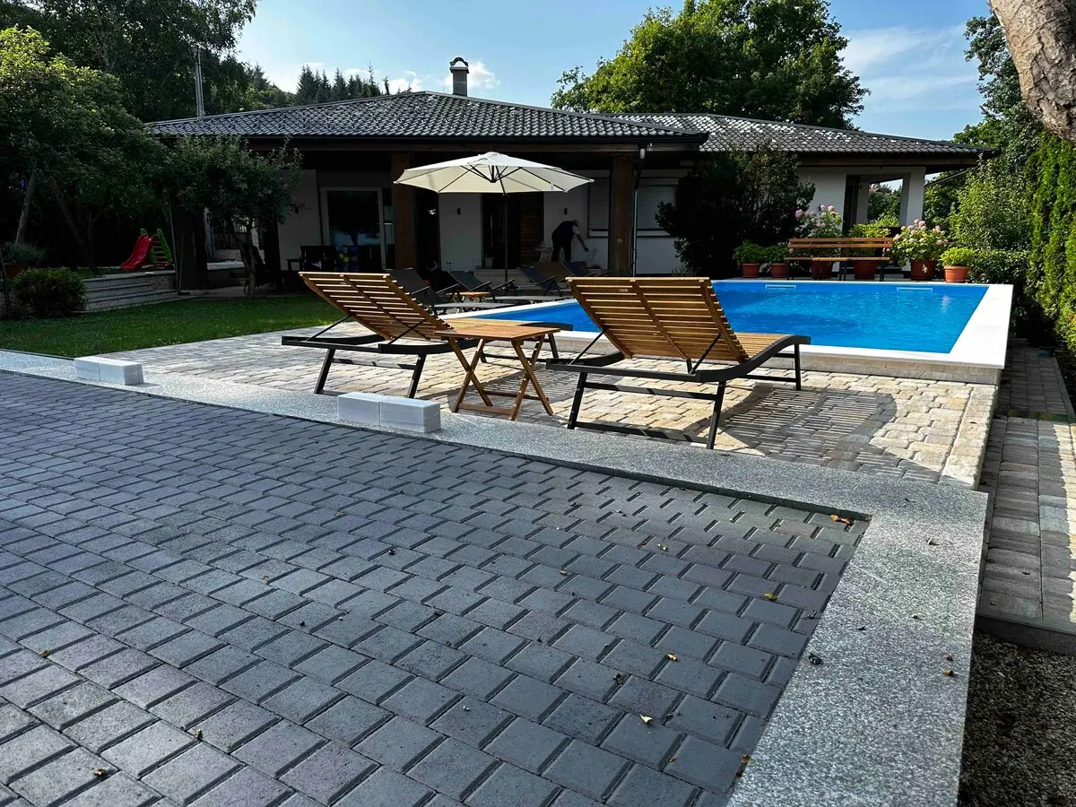 Villa Wood & Green Pool & Spa Residence