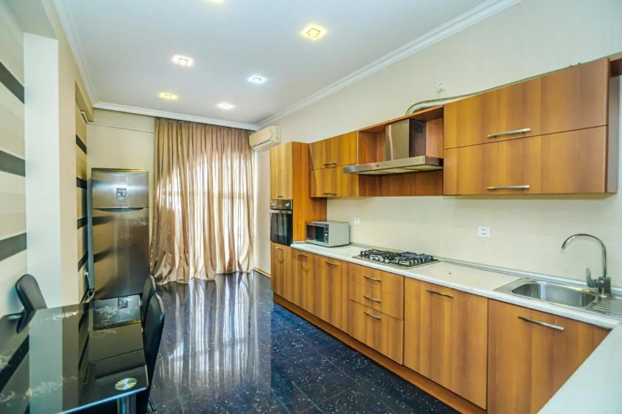 Apartment On Mc Donalds