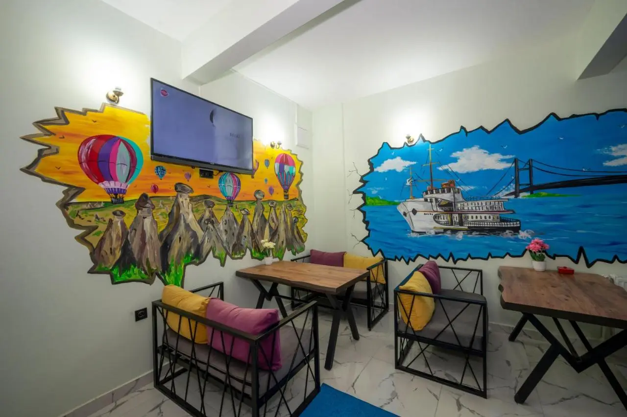XALİLA HOSTEL & CAFE, MEN's ROOM, BEST IN ISTANBUL ,