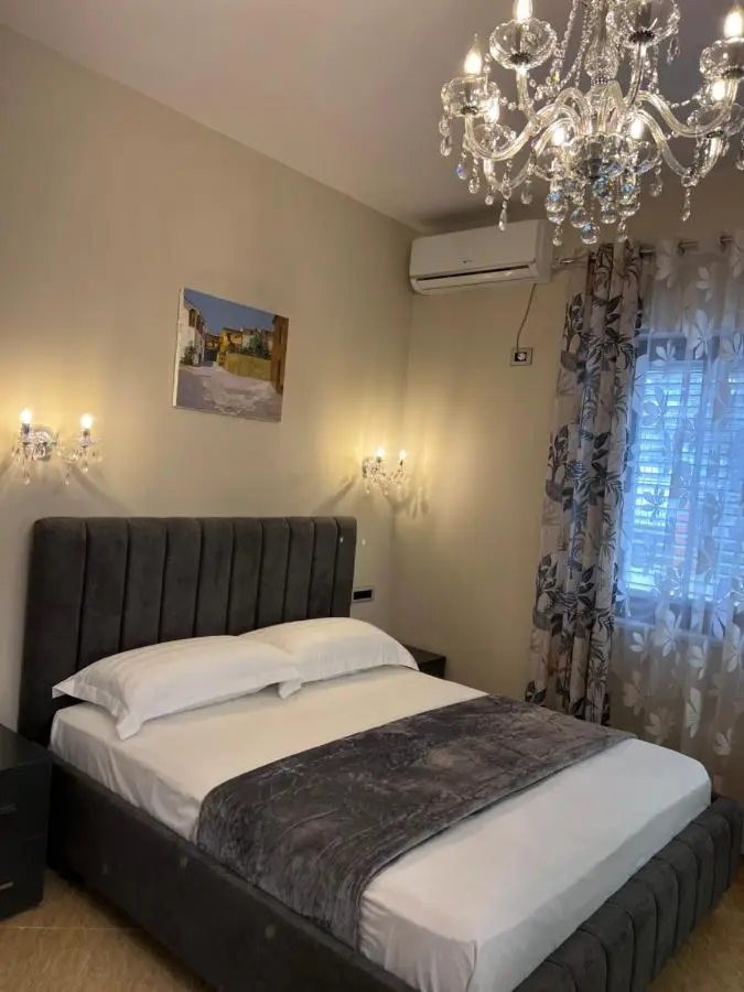 White Star Villa - Studio Apartments with Parking