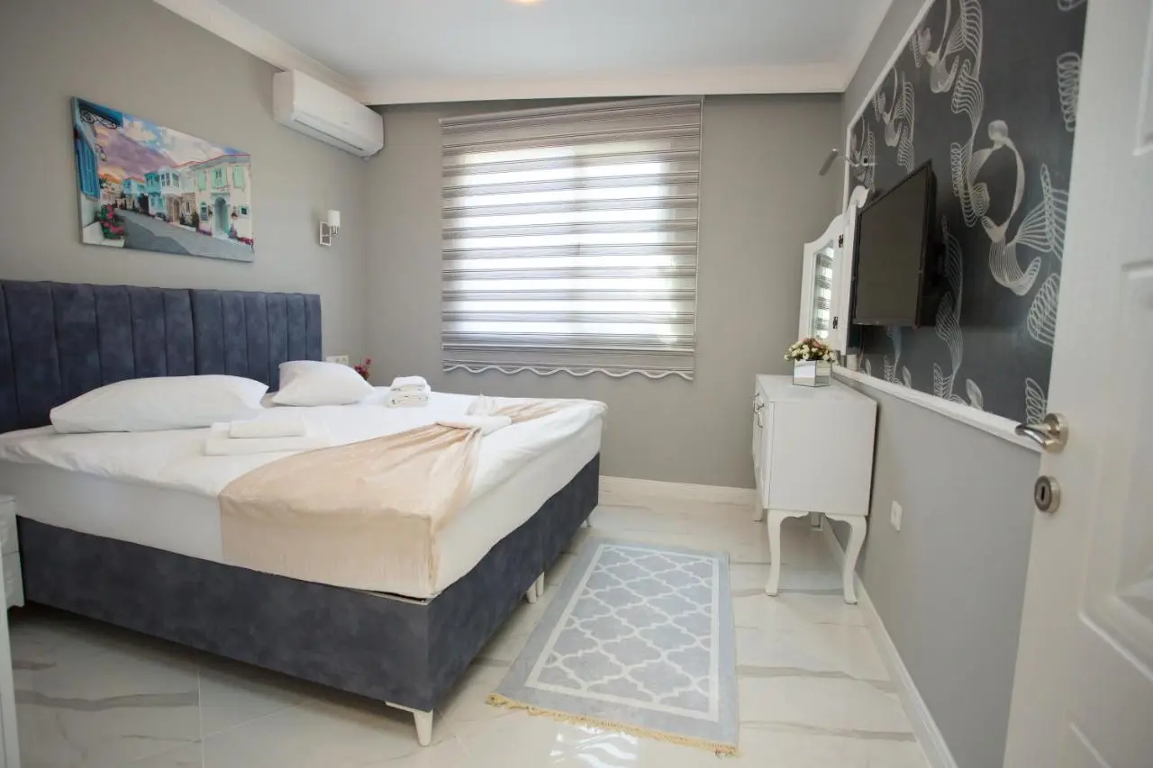 Little Palace Blue Apartment