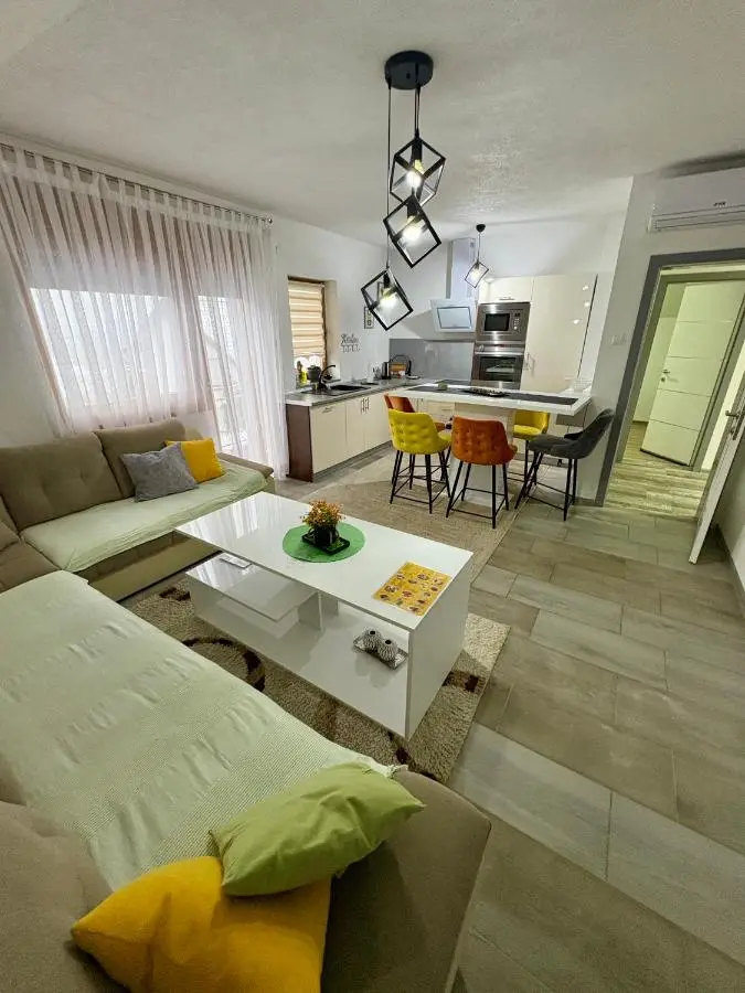 Lola's House