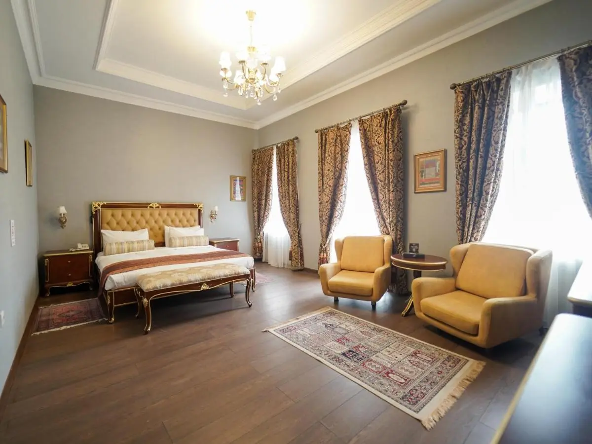 Shah Palace Luxury Museum Hotel