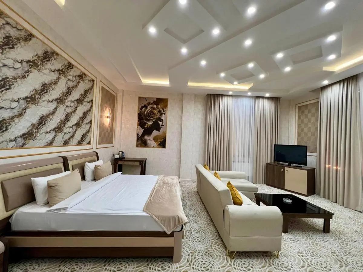 Royal Mansion Hotel