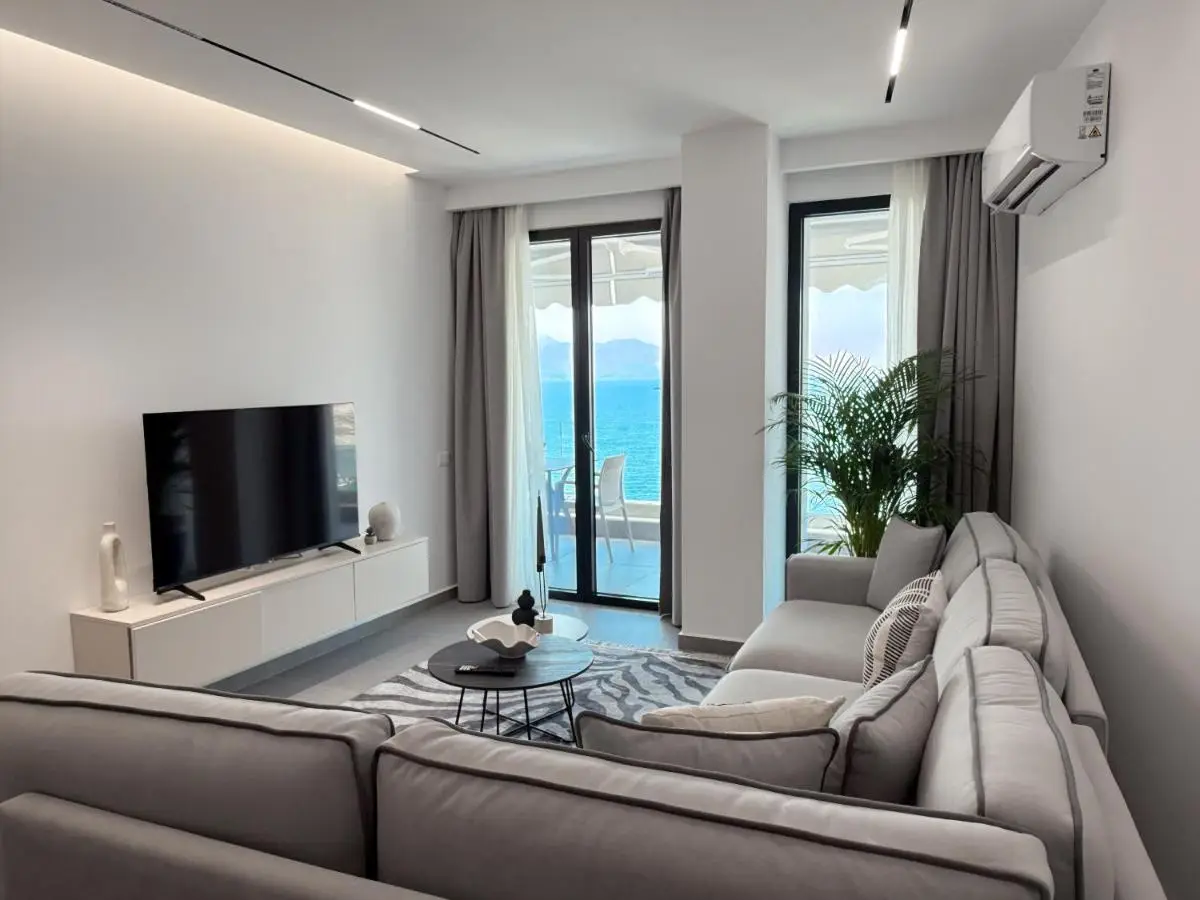 Sea Crest Apartments