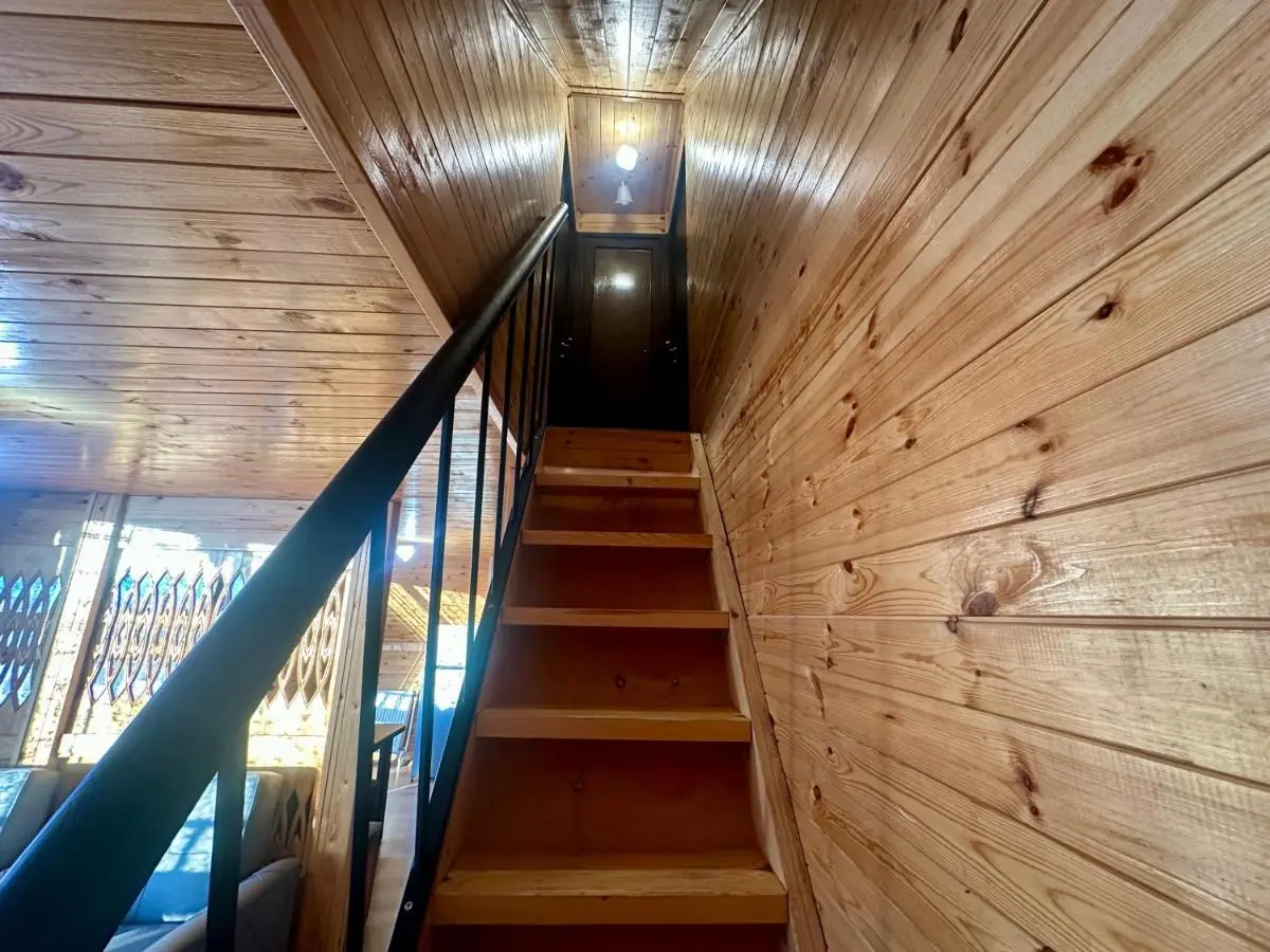T&T cottage