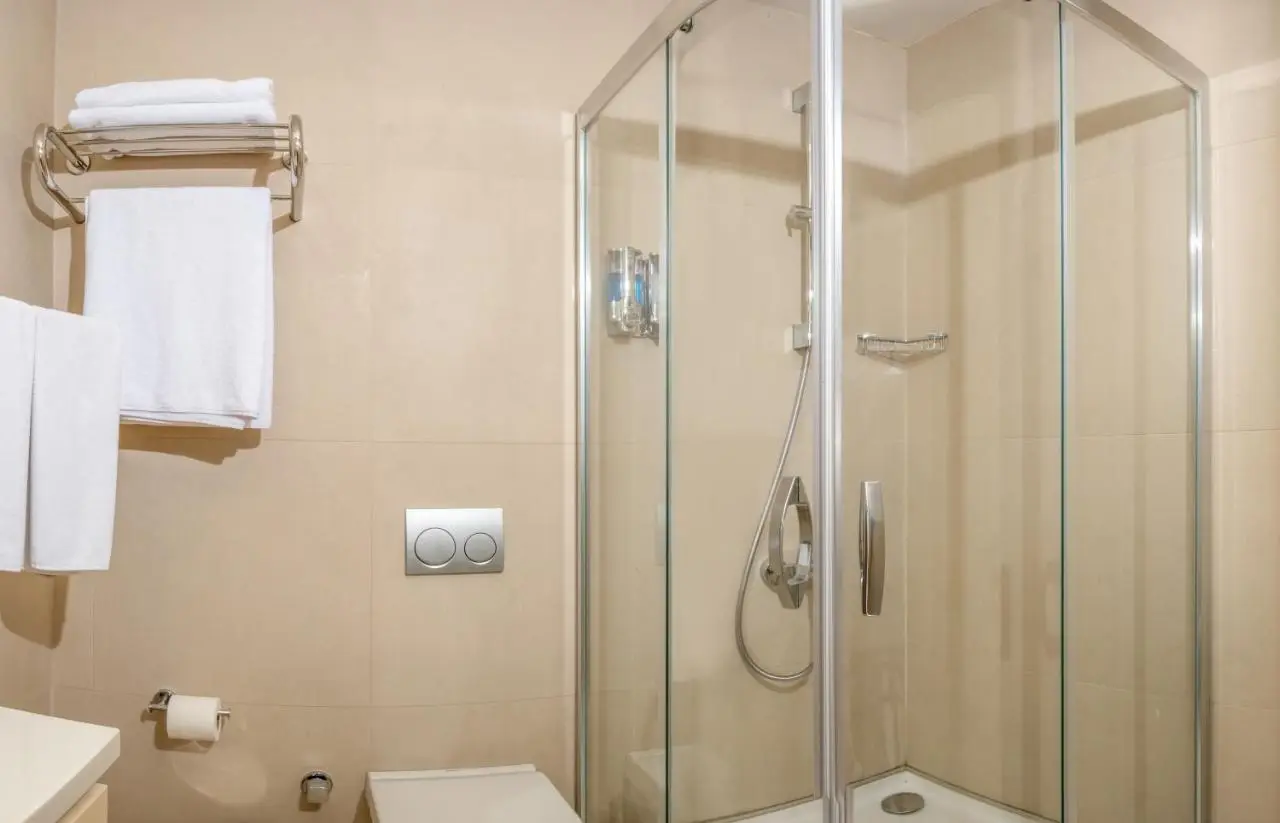 Elm Suite Hotel