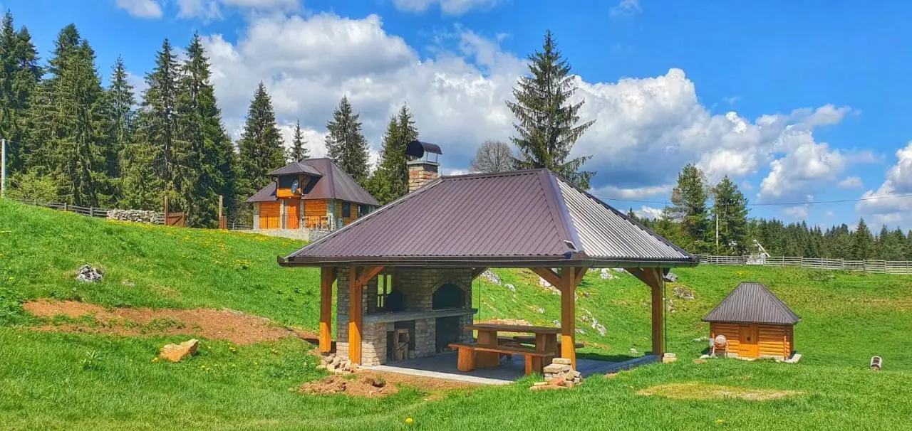 Apartmani Nišićka Oaza