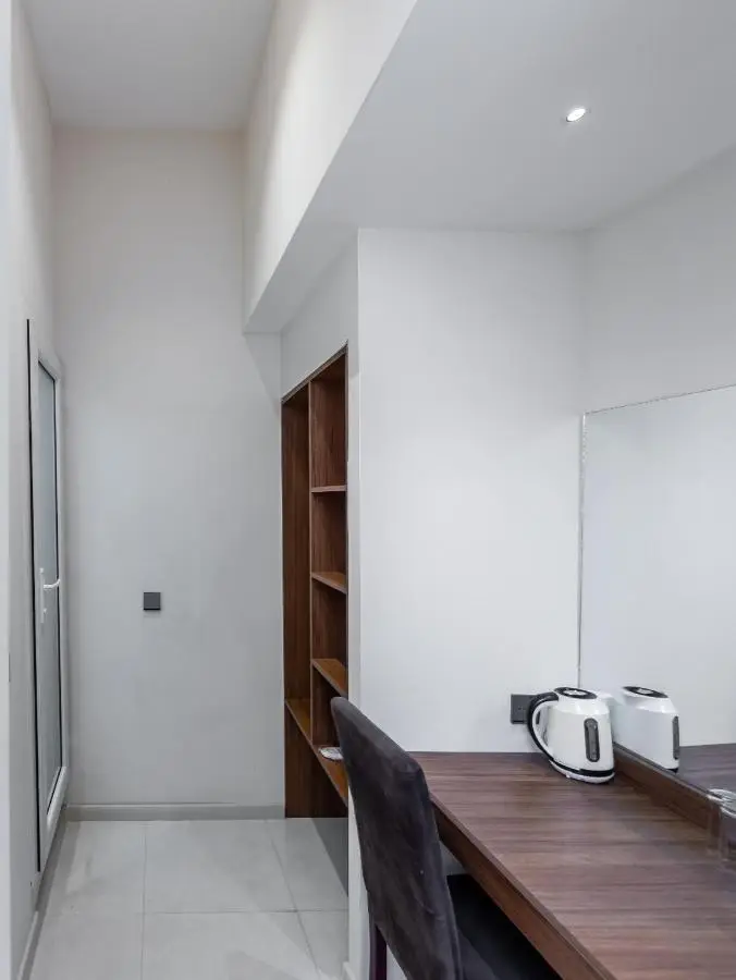 The Cozy Eight Hotel