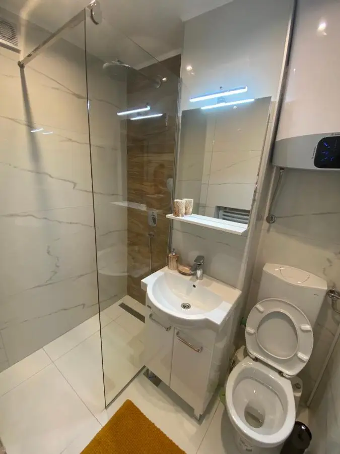Diamond apartments
