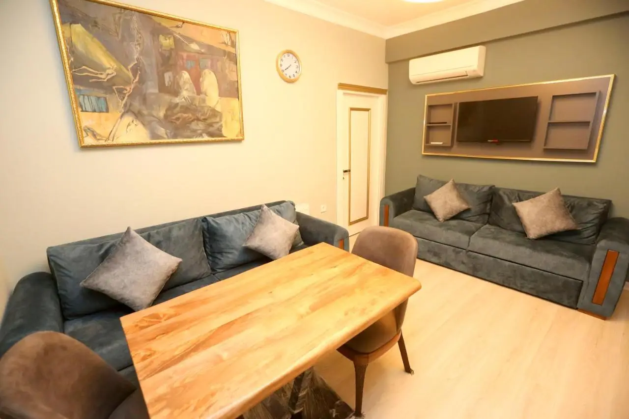 Grand Moon Hotel Suites