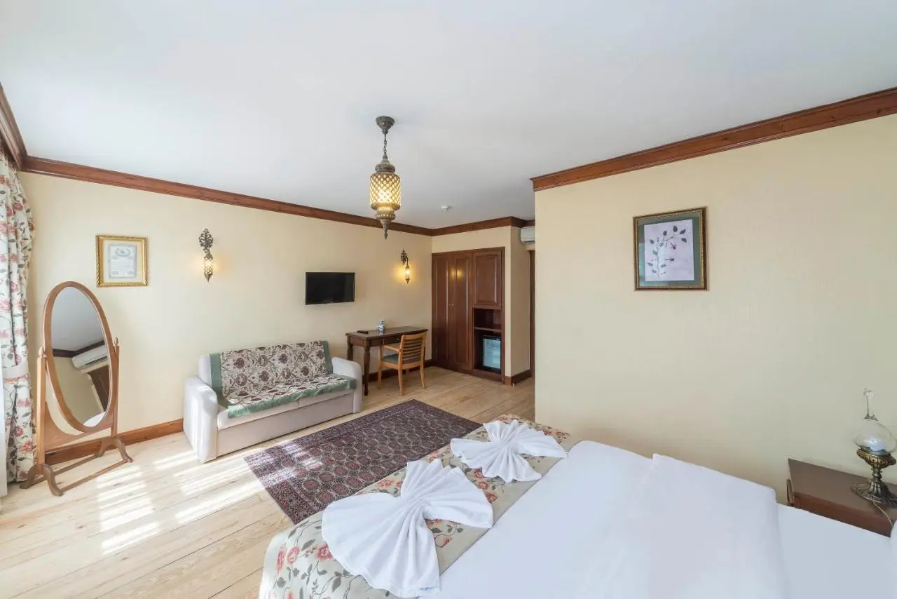 Lalinn Hotel