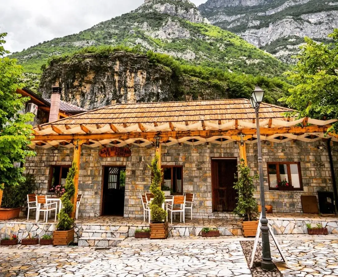 - Cemi River Rooms -