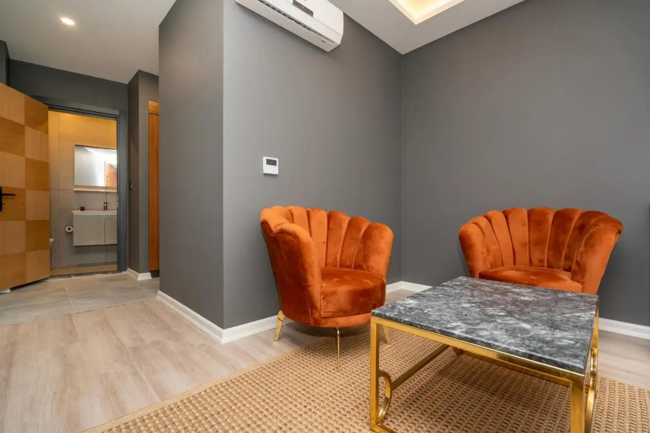 Center Suite