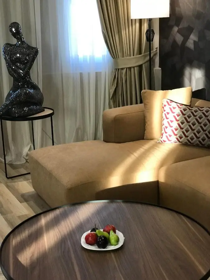 Hotel Deluxe