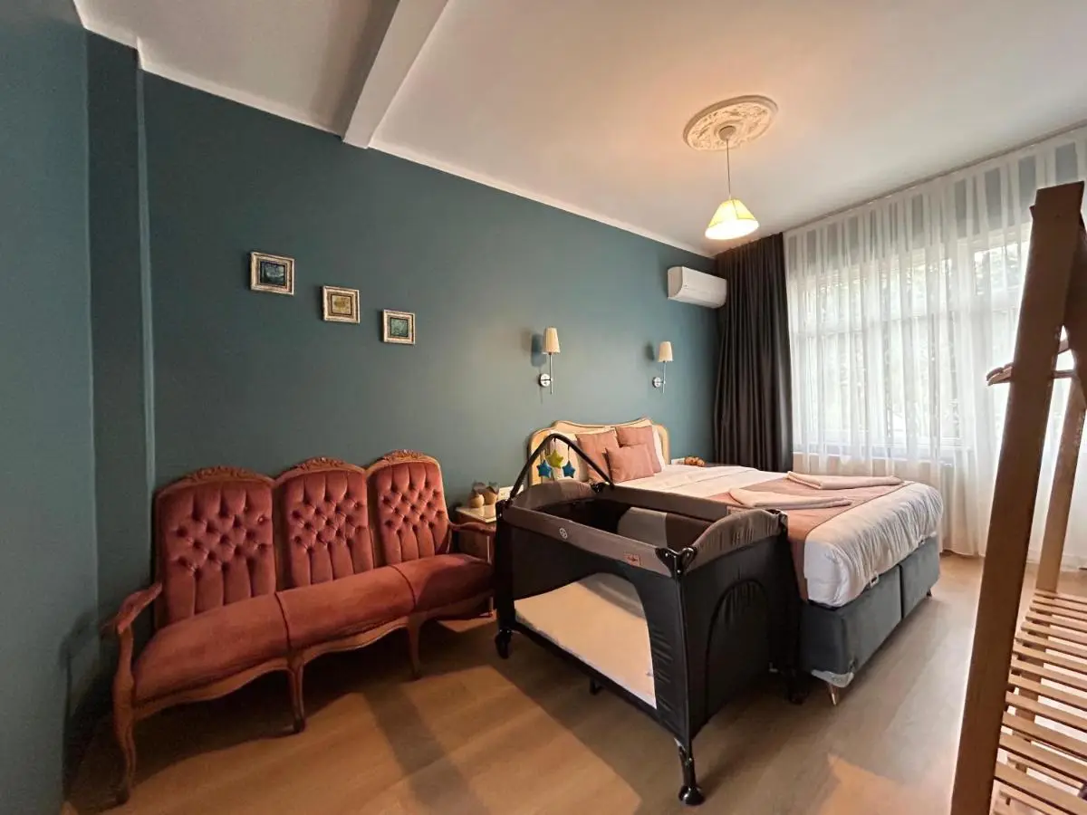 Waterfront Villa by the Tram - Private Terrace with Dome & Golden Horn View in Fatih