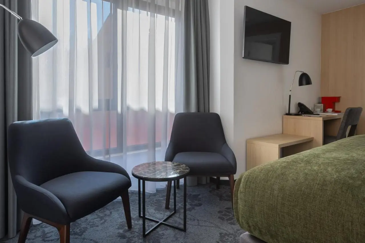 Apeiro City Avant-garde Hotel