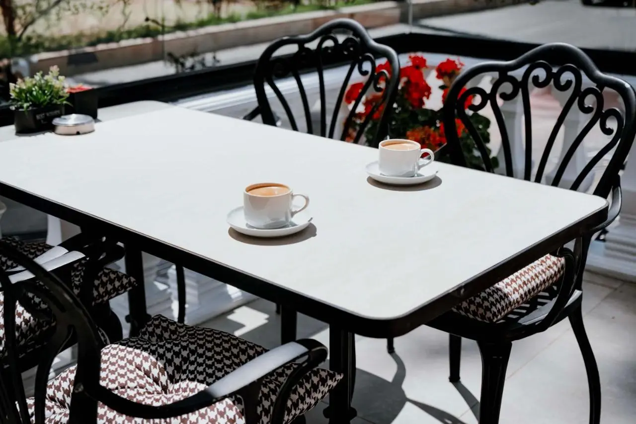 Elegance East Hotel