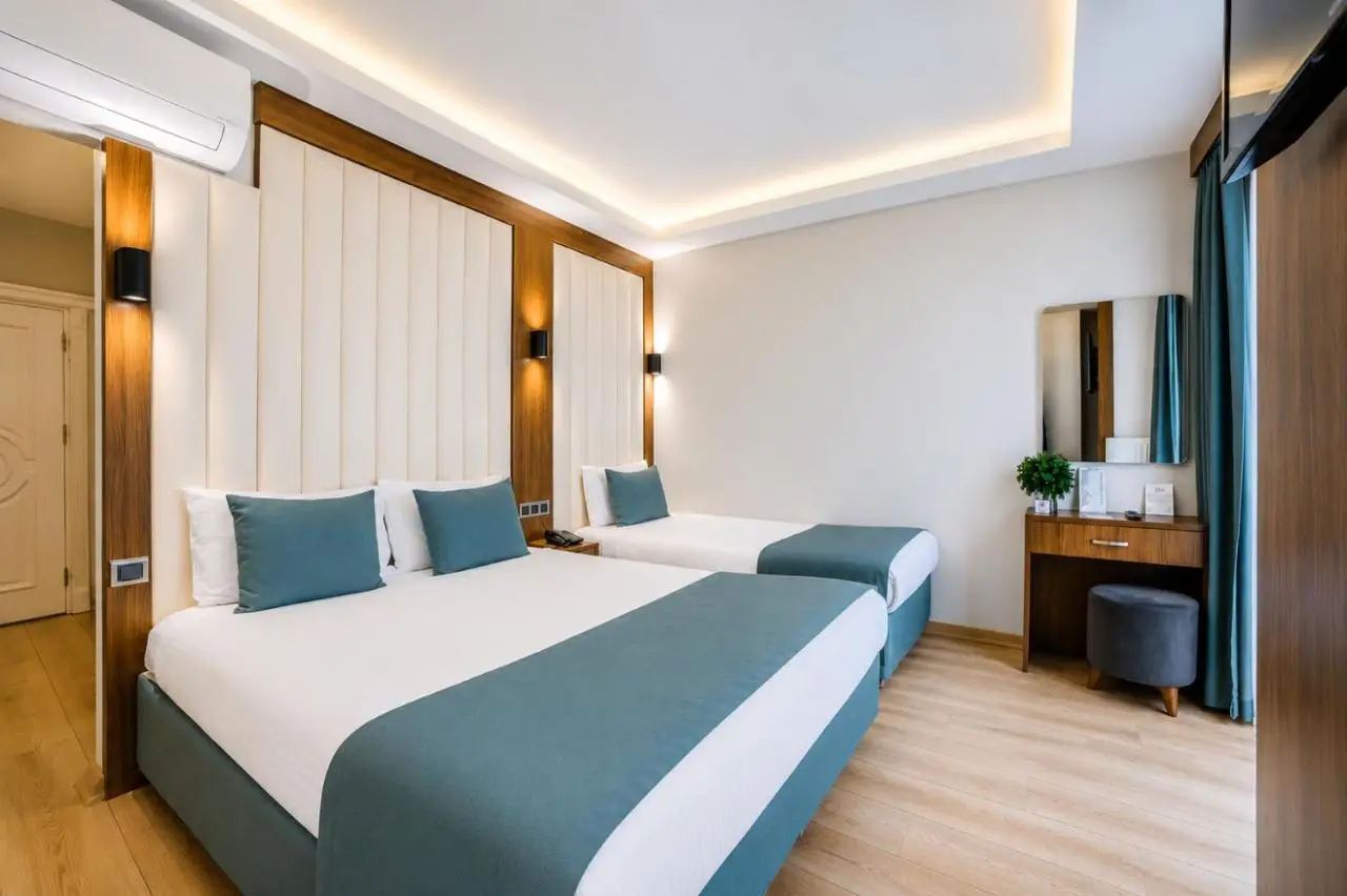 Weingart Black Tulip Hotel
