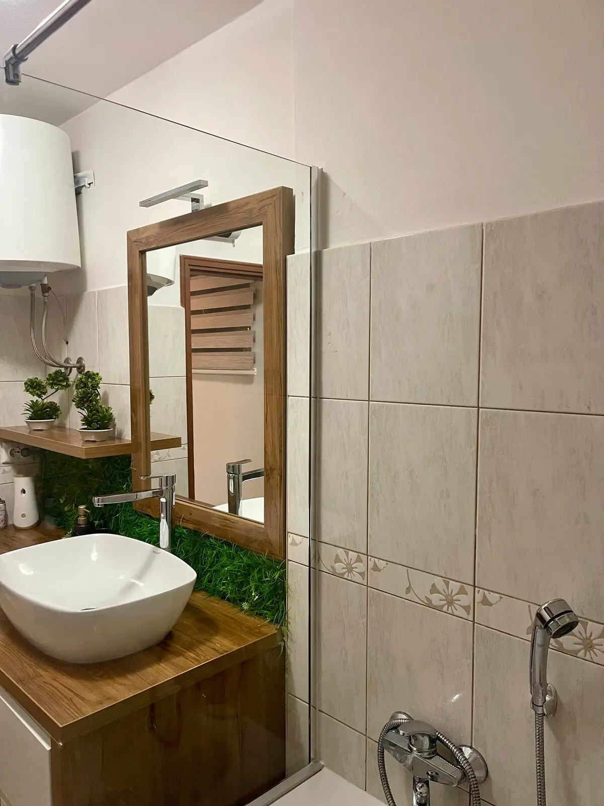 DeluxeSuite, Full Kitchen, KingSize Bed, AC WiFi