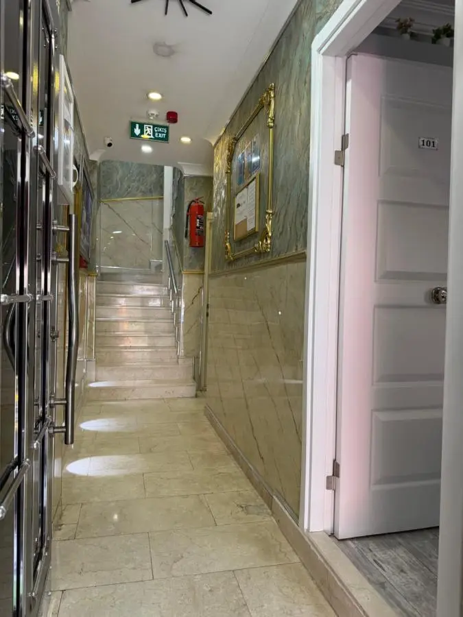 VERSECA HOTEL