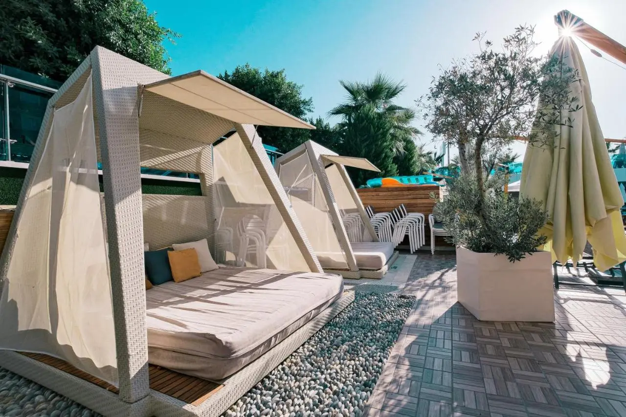 Sunprime C-Lounge - Adult Only