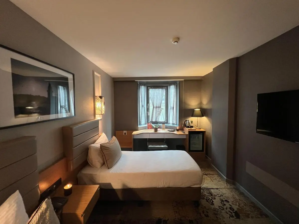 All Seasons Hotel