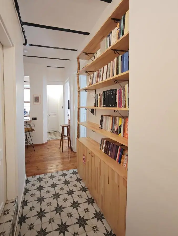 1910 Pera Apartment