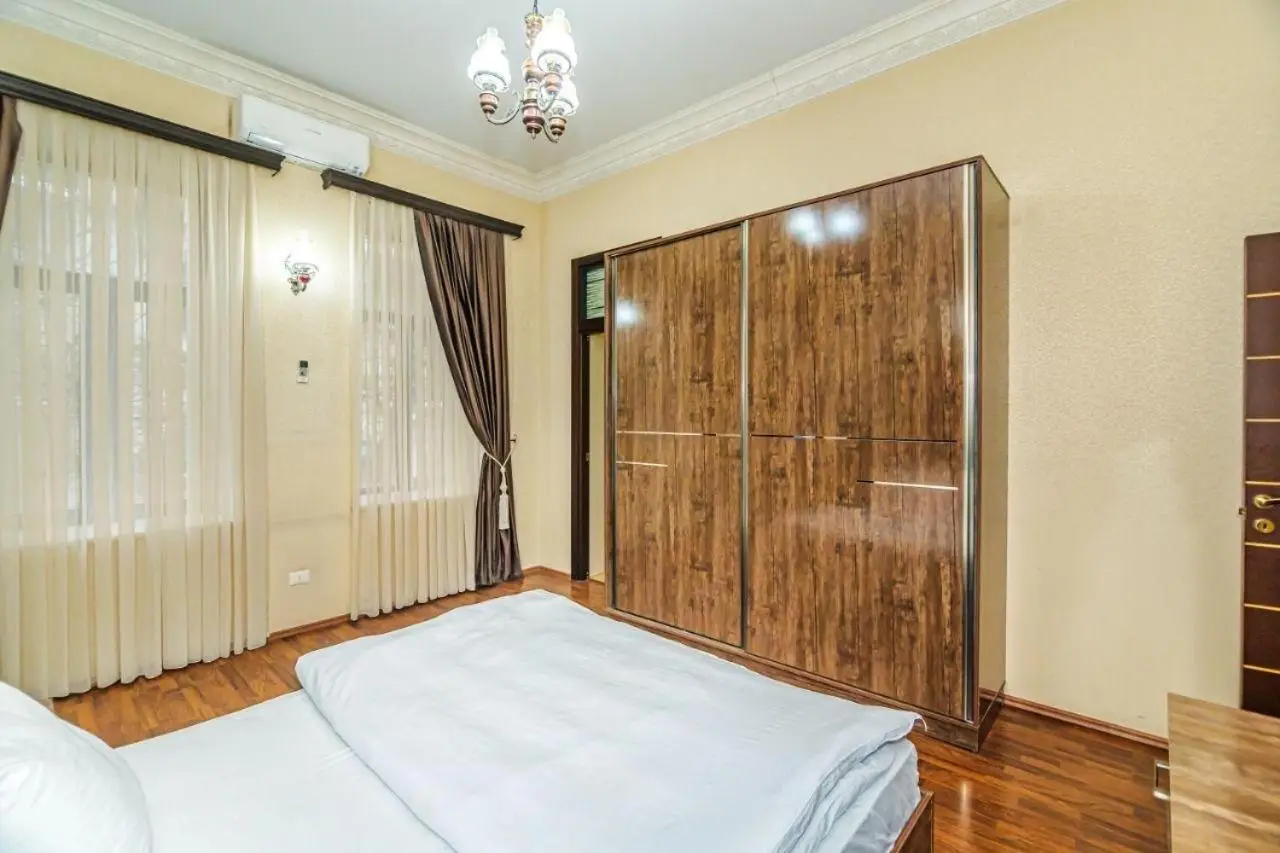 Four seasons apartment