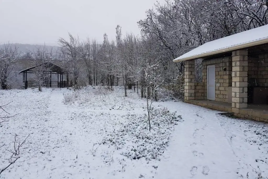 Mansion on the river Qusar