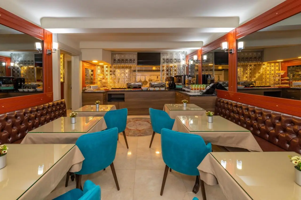 Blue Gilroy Hotel