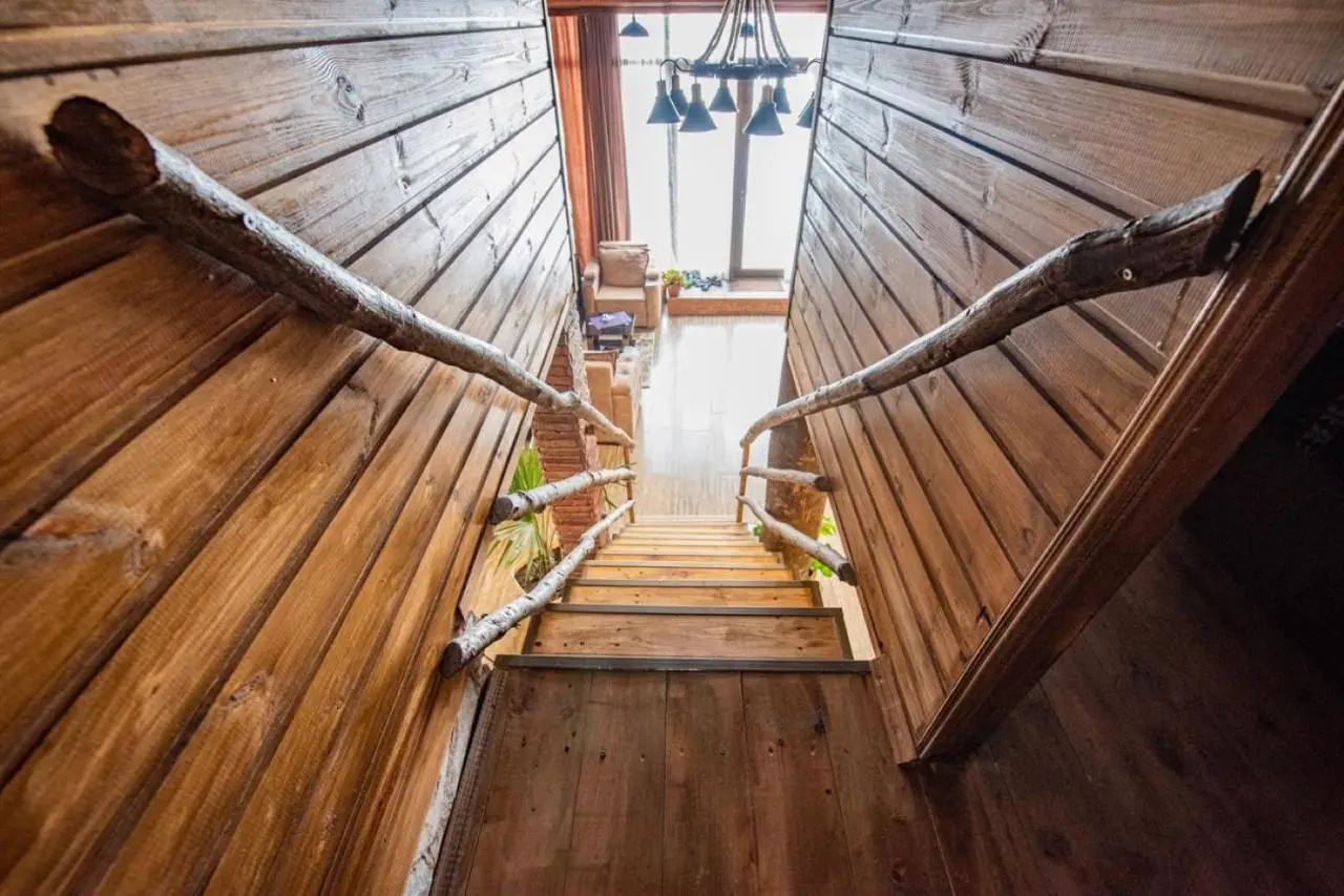 Evdo Apartments Loft2 Wooden House