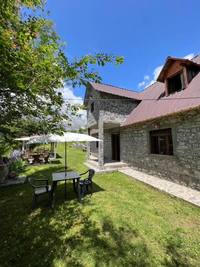 Guest House Gjelaj