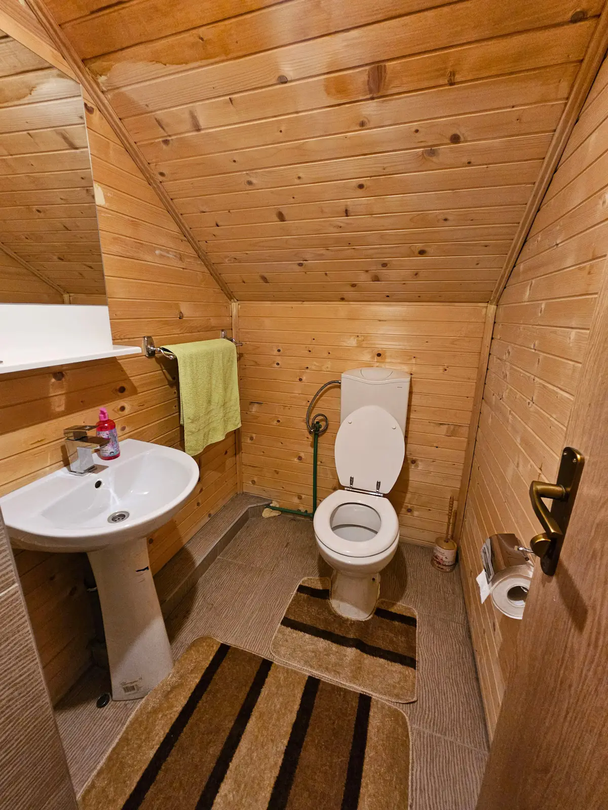 Mystery lodge