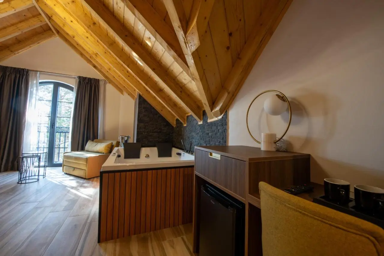 PineHill Hotel, Restaurant , Pool & Spa - RAZEM