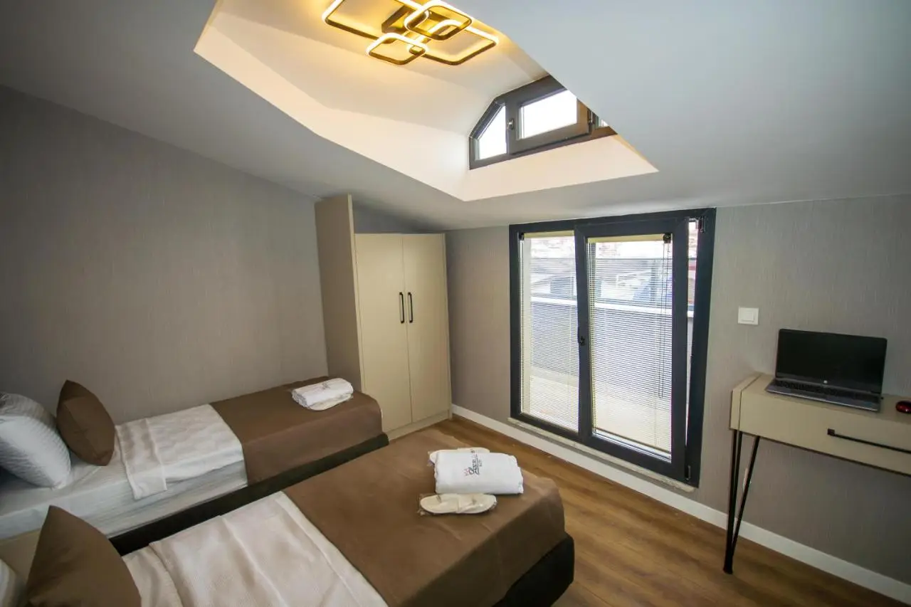 Luxury Life Suites
