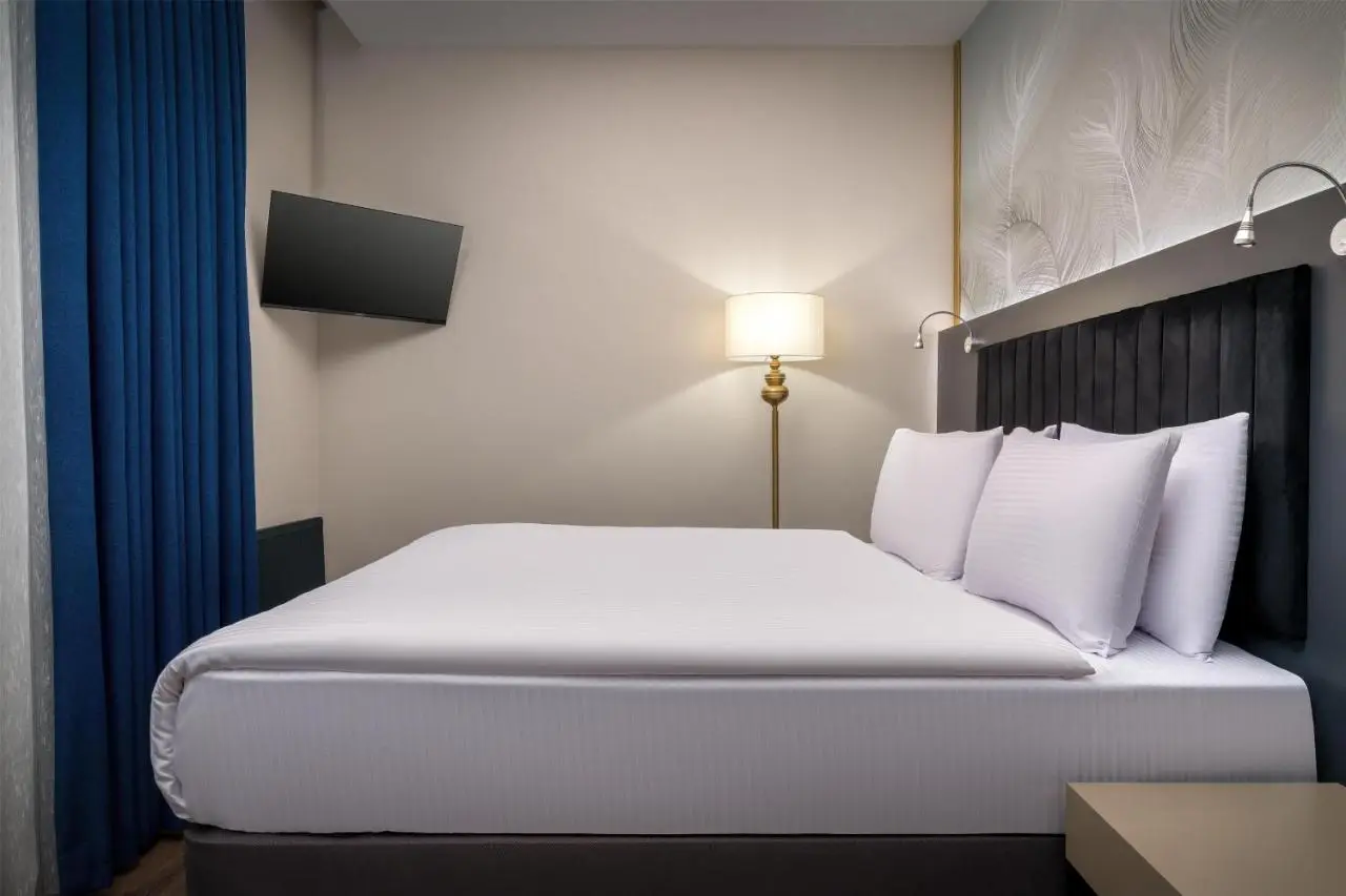 Best Western Premier Hidden Hills Hotel