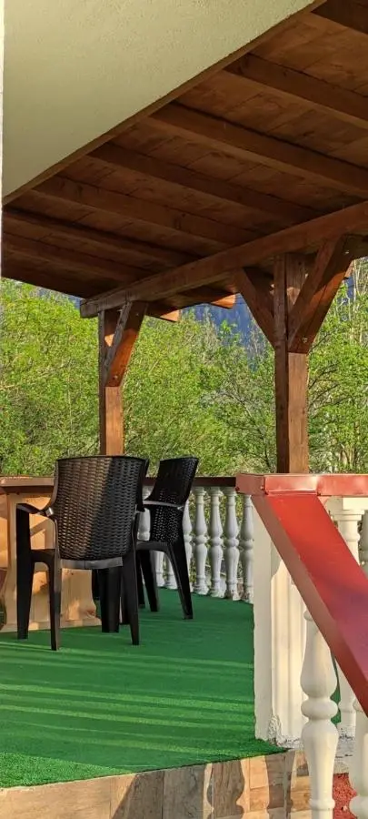 Vlasic holiday home