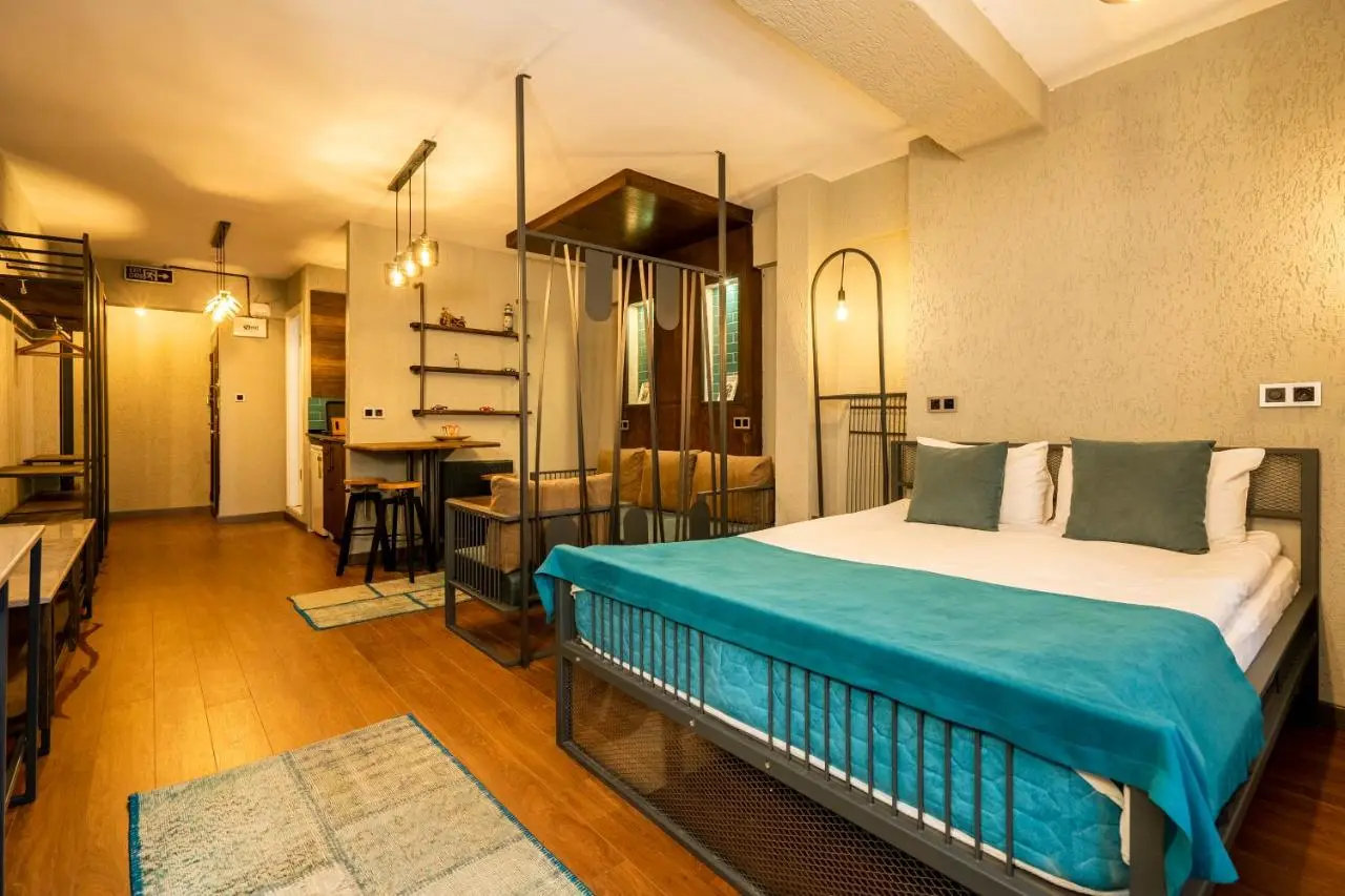 Cube Suites