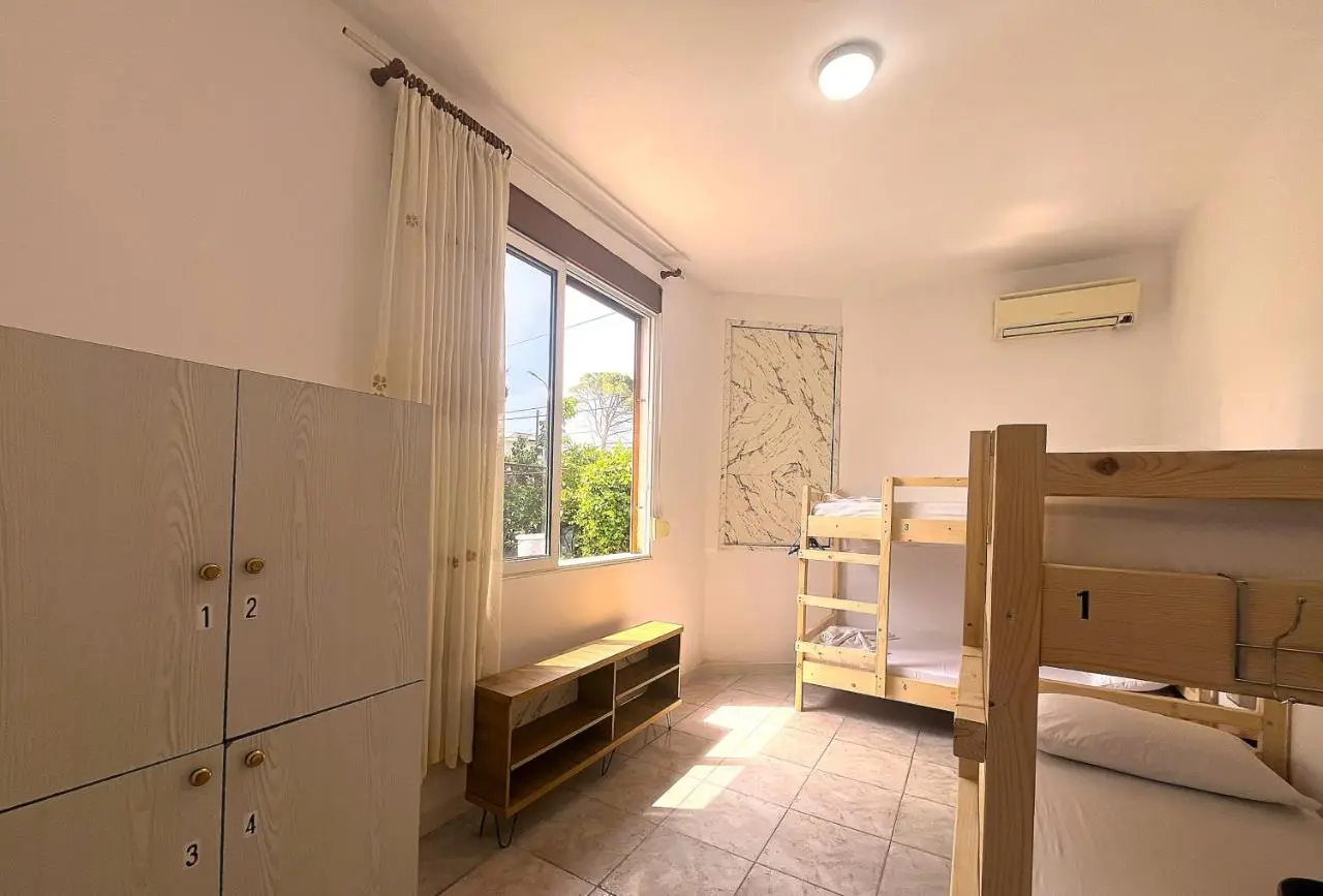 Old Beach Vlora Hostel