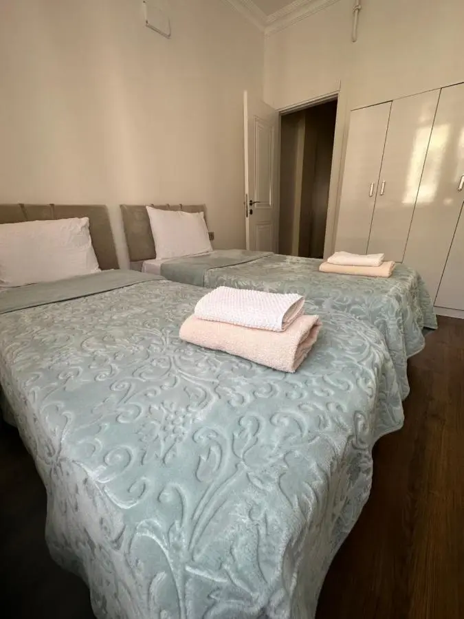 Center of city in Beşiktaş 2 plus 1 with 2 Bathroom and 3 Air Conditioner