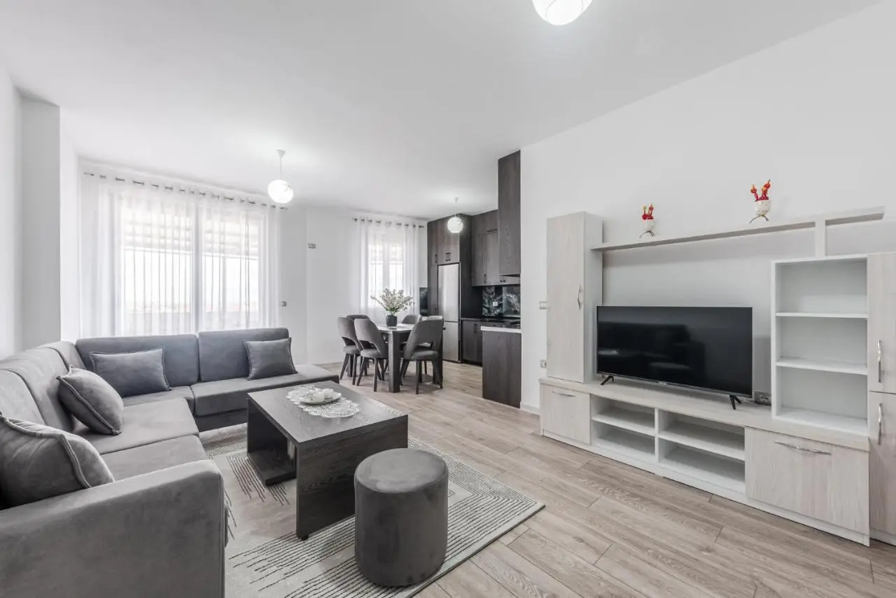 City Escape Apartment by PikHost