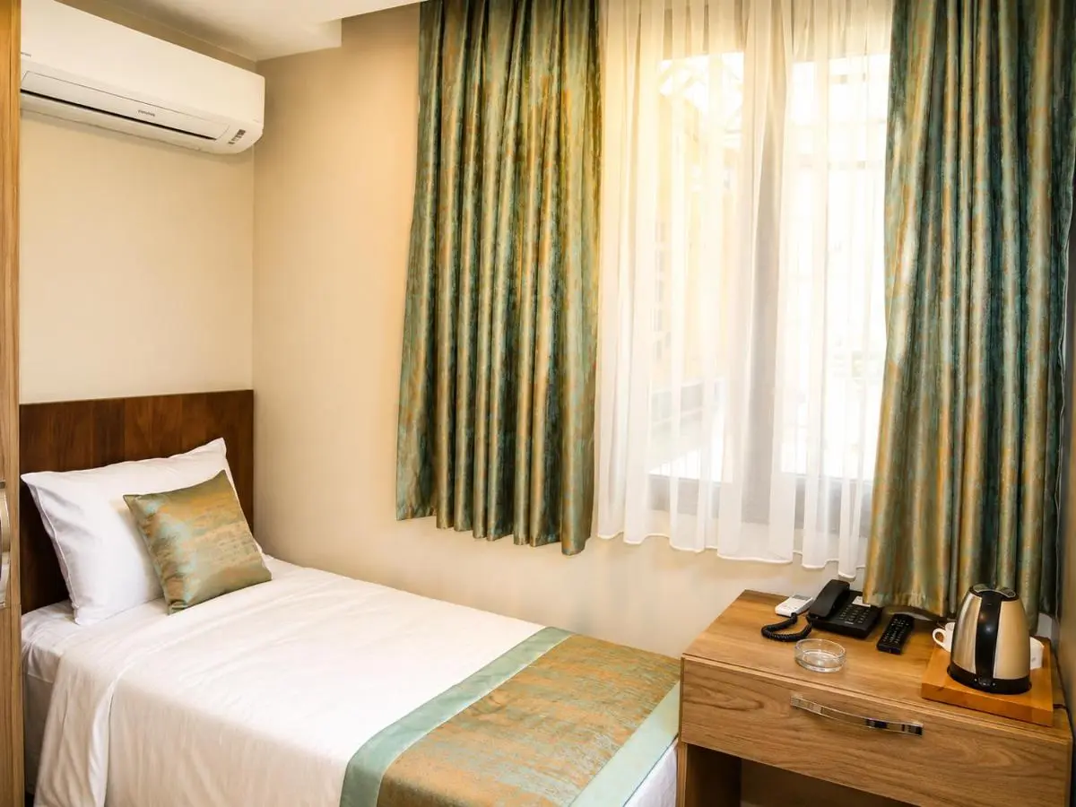 Grand Kavi Hotel